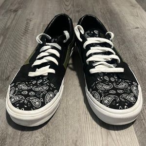 Vans Old Skool Paisley size 9 (worn once)